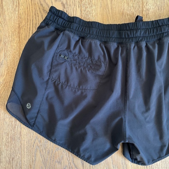 Lululemon Hotty Hot Short 2.5” Black Reflective Stripe Size 10 running training - Picture 4 of 7